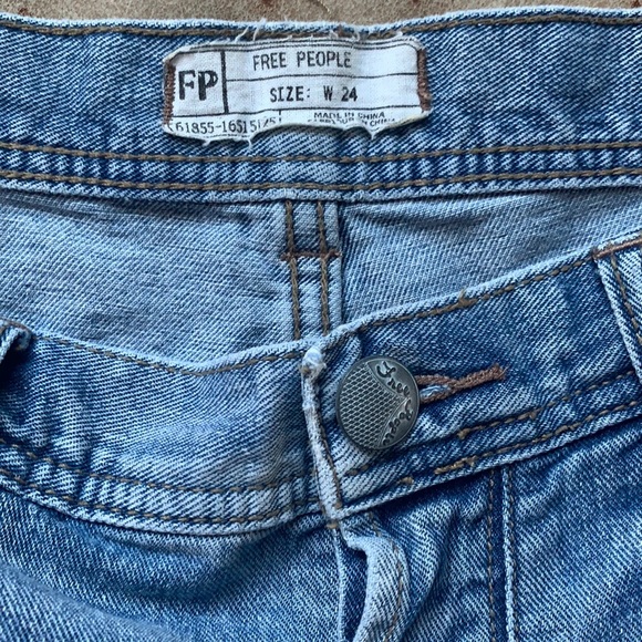Free People denim cutoff shorts size 24 - Picture 3 of 3